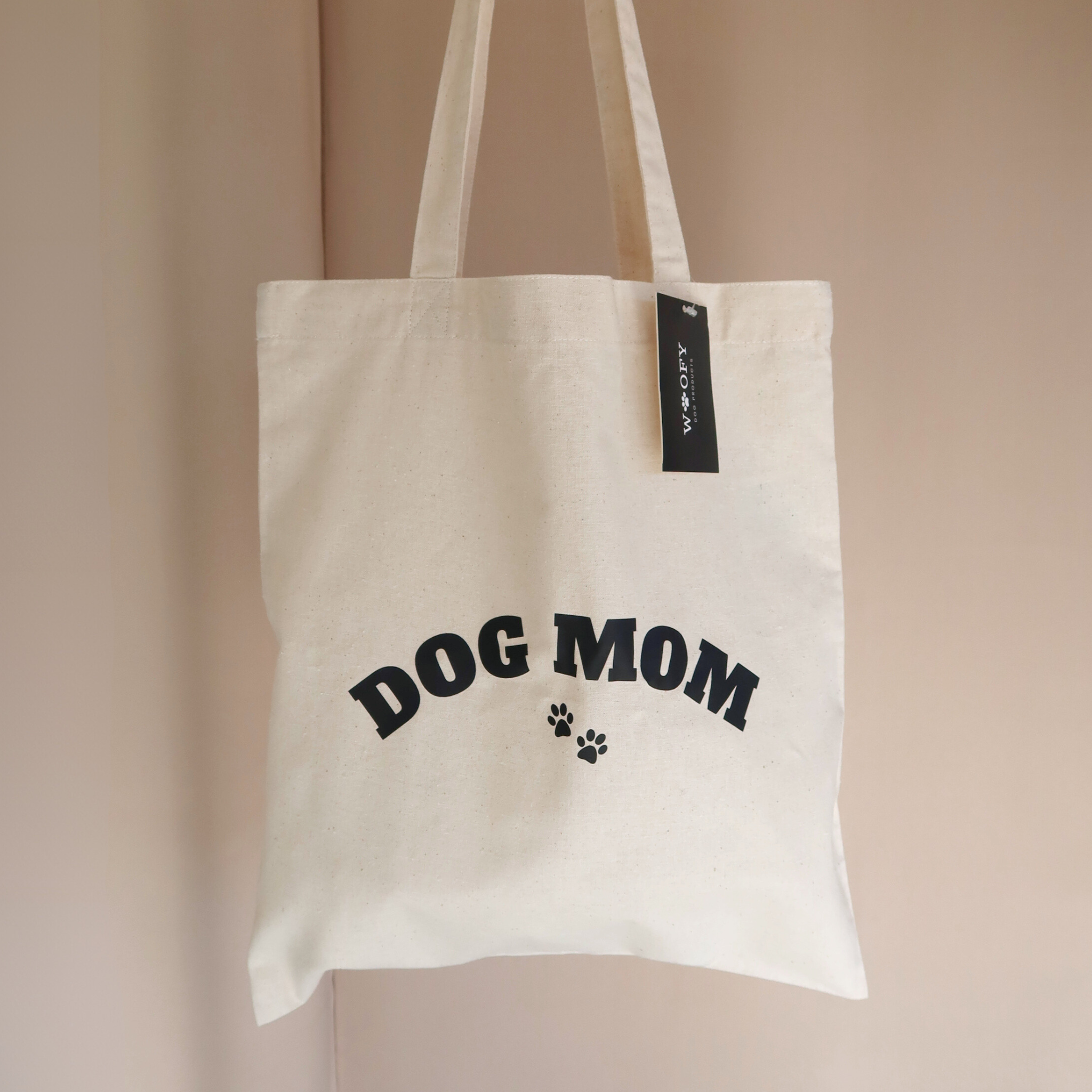'Dog mom' tote bag