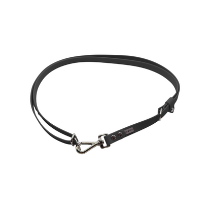 Hands-free adapteri mustassa värissä.