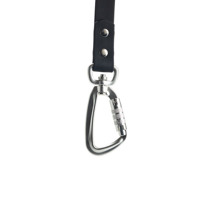 Hopeinen twist-lock lukko lähikuva. 