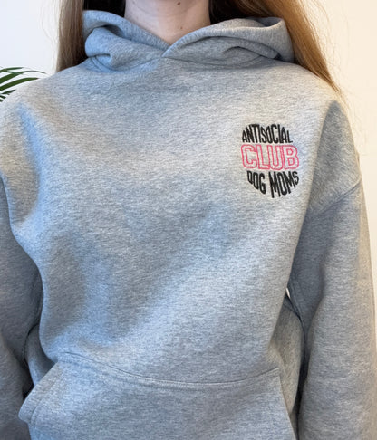 Antisocial Dog Moms Club - Oversized brodeerattu premium huppari