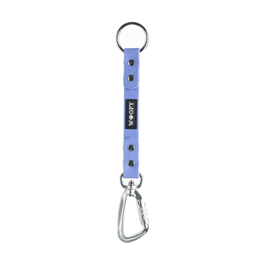 Woofyn liila DuoClip lisäosa hands-free kävelyyn.