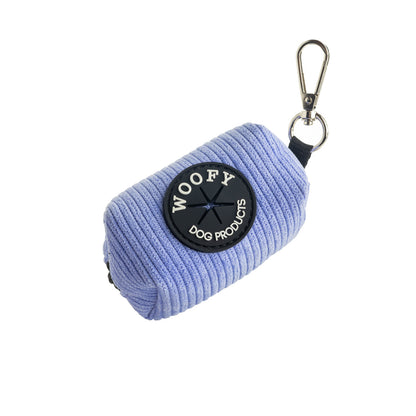 Woofyn liila samettinen poop bag holder.